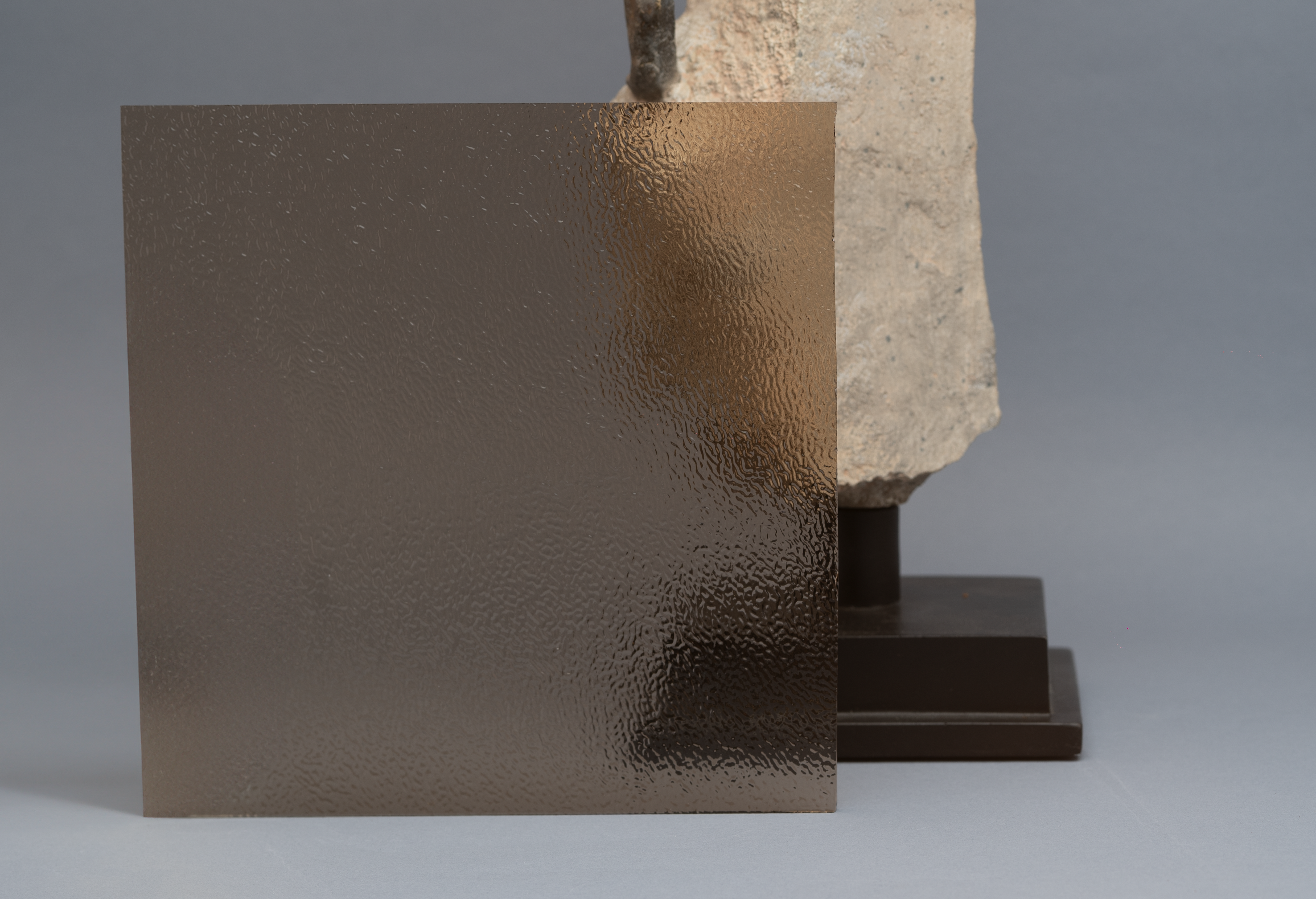 Nashji Bronze Wired Pattern Glass EN