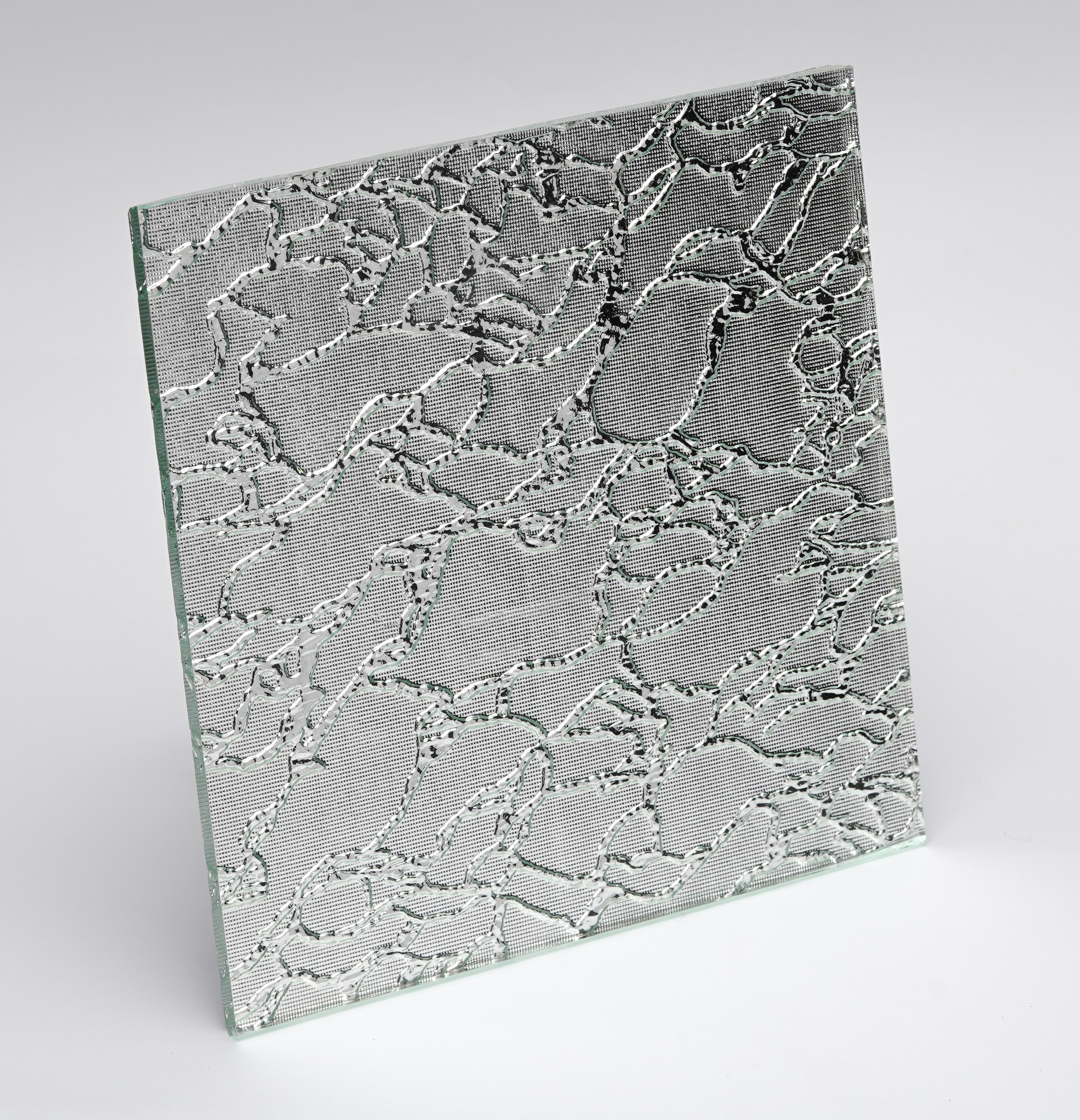 Delta Pattern Glass EN